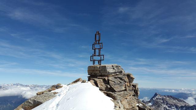 Angelus Peak Summit - Photo Credit: Simon